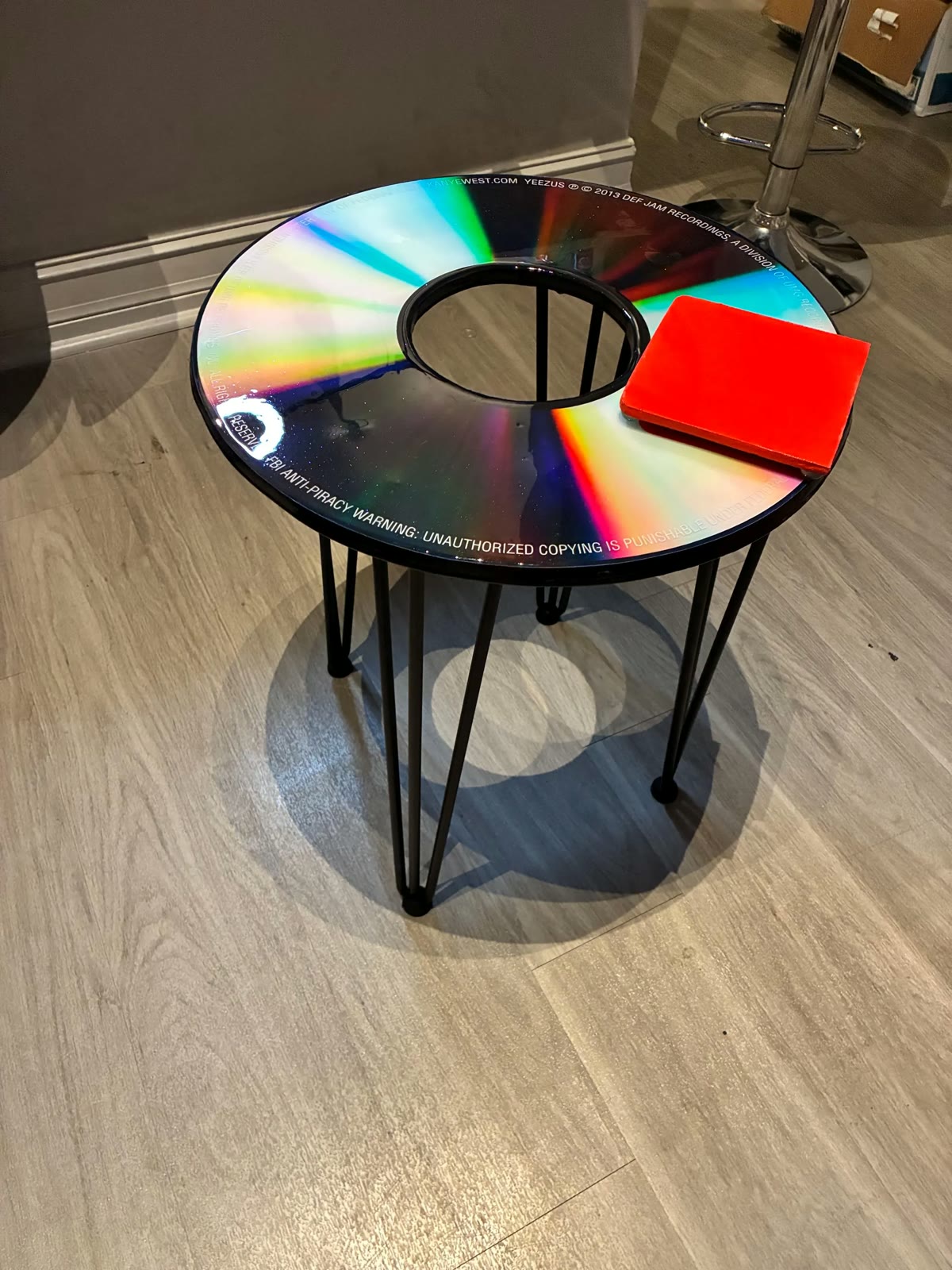 Vintage CD disc Table — photograph 5 of 5